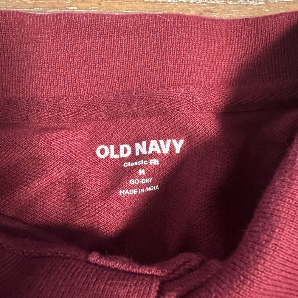 Old Navy Men's Deep Red Polo Shirt - Picture 2 of 3